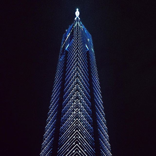 夜の福岡タワー