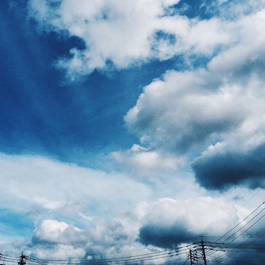 台風の日の青空
